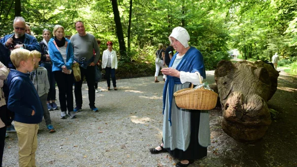M&auml;rchenhafte Anekdoten lassen sich die Besucher von "Mario" erz&auml;hlen. - &copy; Nicole Ellerbrake
