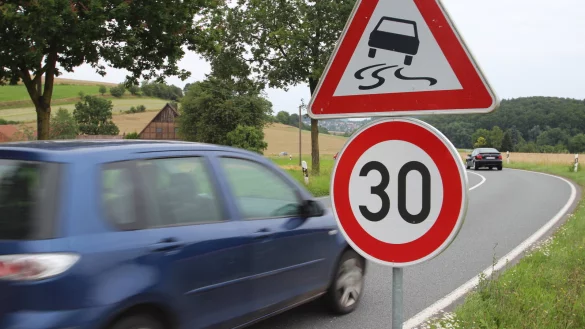 Auf dem B 238 in H&ouml;he Elend gilt im Moment Tempo 30. - &copy; Jens Rademacher