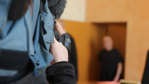 Das Schwurgericht ist am Ende der Beweisaufnahme von der Schuld des Angeklagten &uuml;berzeugt. Zum letzten Verhandlungstag kommt auch noch mal das Fernsehen. - &copy; Janet K&ouml;nig