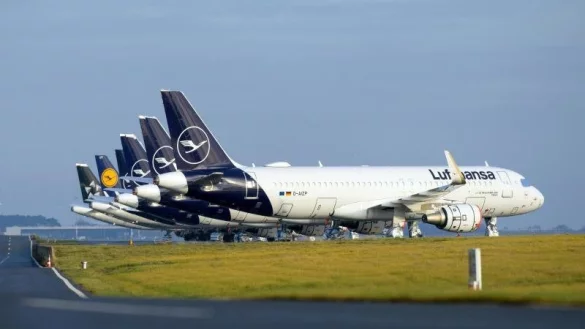 Lufthansa-Maschinen stehen am Boden - &copy; Foto: Soeren Stache/dpa-Zentralbild/dpa-tmn