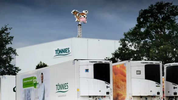 Rund um den Schlachtkonzern T&ouml;nnies k&uuml;ndigen sich am Samstag erneut Demonstranten an. - &copy; Andreas Fr&uuml;cht