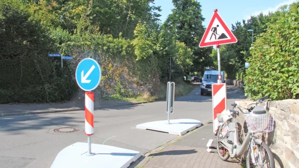 &Uuml;ber die wei&szlig;en Aufsteller regt sich eine Leserin auf. Die Stadt will hier nachjustieren. - &copy; Cordula Gr&ouml;ne