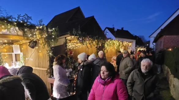 Stimmungsvoll: der Weihnachtsmarkt in Brakelsiek. - &copy; Dirk Steinmeier