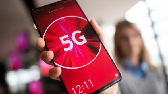 5G-Smartphone - &copy; Foto: Federico Gambarini/dpa