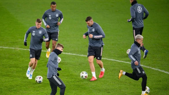 DFB-Team - &copy; Foto: Robert Michael/dpa-Zentralbild/dpa