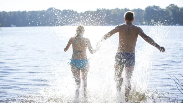 Abk&uuml;hlung im Wasser - &copy; Foto: Christin Klose