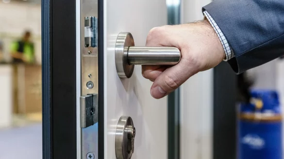 Passendes T&uuml;rschloss finden - &copy; Foto: Markus Scholz/dpa-tmn