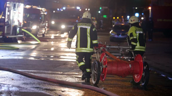 Weite Entfernung: Bis zur Kastanienalle und zum H2O mussten Schl&auml;uche verlegt werden. - &copy; Frank-Michael Kiel-Steinkamp