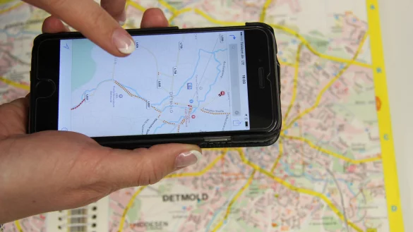 Schatzsuche modern: Mit Handy und Karte. - © Thorsten Engelhardt
