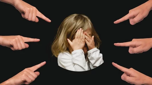 Alle gegen einen: Dieses Mobbing-Muster muss man durchbrechen, wissen die Experten von juuuport. - &copy; Symbolbild: Pixabay