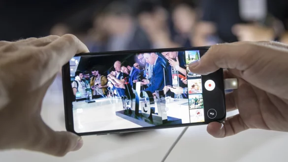 LG V30 - &copy; Foto: Florian Schuh/dpa-tmn