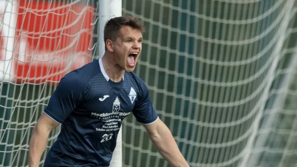 Gefordert: Salzuflens Jan Ehlert will am Sonntag gegen Dielingen auch so jubeln wie in dieser Szene. - &copy; Egon Penner