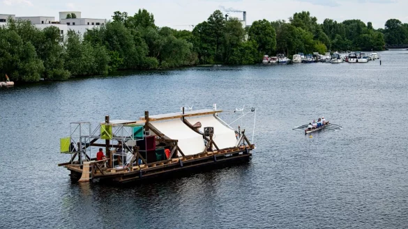 - &copy; Fabian Sommer/dpa