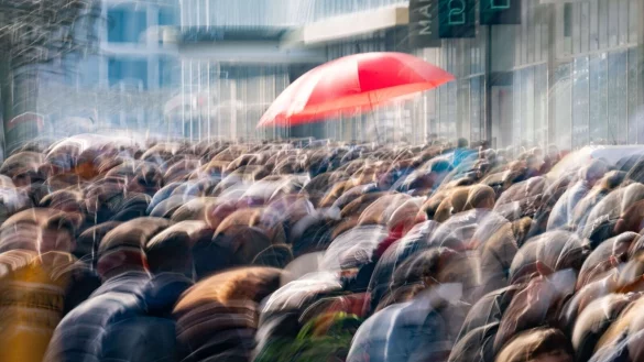 - &copy; Frank Rumpenhorst/dpa