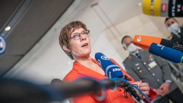 Annegret Kramp-Karrenbauer - &copy; Foto: Michael Kappeler/dpa