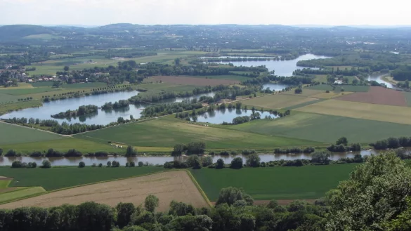 Porta Westfalica: Blick von der Wittekindsburg zum Großen Weserbogen. - © Wikipedia