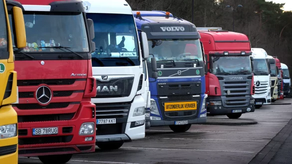 &Uuml;berf&uuml;llt: Zu Sto&szlig;zeiten wimmelt es auf deutschen Rastpl&auml;tzen nur so von Lkw aus Osteuropa. - &copy; Andreas Fr&uuml;cht