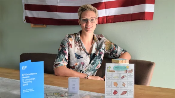 Ihr Unterrichtsmaterial besteht aus mehr als einem Lehrbuch: F&uuml;r jede Stufe hat Annabell Thiele passende Lernspiele parat. Nun wurde sie mit dem EF Excellence Award in Language Teaching ausgezeichnet. - &copy; Greta Wiedemeier