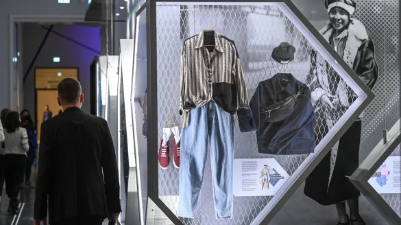 Berlin-Ausstellung im Humboldt Forum - &copy; Foto: Jens Kalaene/dpa-Zentralbild/dpa