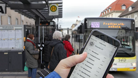 Der Bus kommt: im Rosental gab es schon l&auml;nger Leuchtanzeigen f&uuml;r die aktuelle Ankunftszeit der Busse. Mit der neuen SVD-App f&uuml;r's Smartphone l&auml;sst sich die Information auch an allen anderen Haltestellen abrufen. - &copy; Bernhard Preuss