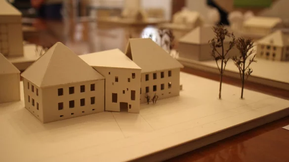 Idee: Dieses Modell aus der Ausstellung im Rathaus am Markt zeigt, wie das alte Kasernengeb&auml;ude durch einen ver&auml;nderten Bauk&ouml;rper &bdquo;aufgebrochen" werden k&ouml;nnte. - &copy; Stadt Detmold