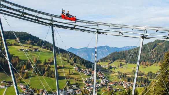 Sommerrodelbahn &uuml;ber dem Drachental Wildsch&ouml;nau - &copy; Foto: Wildsch&ouml;nau Tourismus/dpa-tmn
