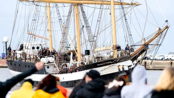 Nach halbem Jahr auf See zur&uuml;ck - &copy; Foto: Hauke-Christian Dittrich/dpa