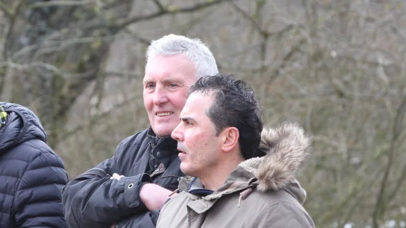 Im Dialog: Wolfgang W&auml;chter (links) und Haki &Uuml;nal, beide fr&uuml;her Trainer beim TSV Horn, schauten zuletzt im Eggestadion vorbei. - &copy; Sebastian Lucas