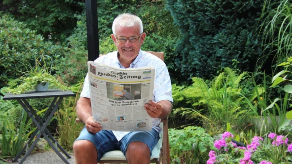 Uwe Pohl ist nun im Ruhestand und auch sein politisches Engagement endet bald. Er freut sich darauf, jetzt mehr Zeit auf seiner Terasse und beim Lesen der LZ verbringen zu k&ouml;nnen. - &copy; Nadine Uphoff