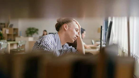 Für die Enkel- und Urenkelgeneration der NS-Täter sind viele Informationen oft nur noch eine E-Mail weit entfernt. - © Symbolfoto: pexels.com