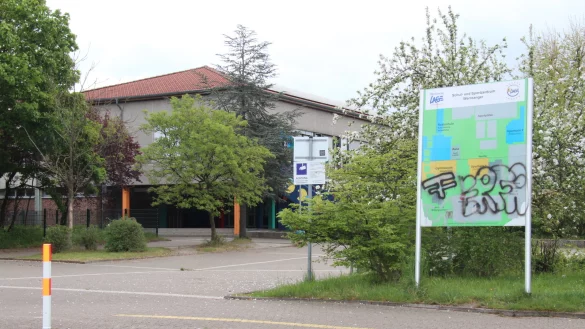 Die Schaffung eines gro&szlig;en Schulzentrums mit Sportanlagen ab dem Jahr 1974 sorgte nach der Gro&szlig;gemeindebildung in Lage f&uuml;r einen Identifikationsschub.&nbsp; - &copy; Cordula Gr&ouml;ne(LZ)