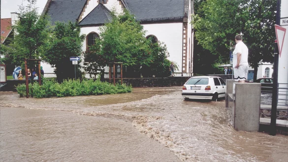 So sah es in der Braker Mitte nach einem Unwetter an Pfingsten 2003 aus. - © Andreas Mikolasek