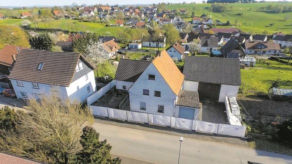 Idyllische Lage: Das Haus am Saatweg in H&ouml;xter-Bosseborn soll der Tatort f&uuml;r zahlreiche Qu&auml;lereien gewesen sein. - &copy; Jens Reddeker