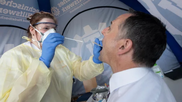 Corona-Test - &copy; Foto: Marijan Murat/dpa