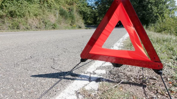 Der Fahrer besch&auml;digte mit seinem wei&szlig;en Lkw einen Stromverteilerkasten. - &copy; Symbolfoto: pixabay.com