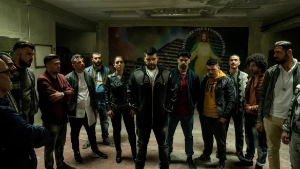 Die Serie "Gomorrah" zeigt den hierarchischen Aufstieg von Gennaro Sevastano (Bildmitte) zum Clan-Oberhaupt mit allen Facetten von Macht und Reichtum. - &copy; Sky/Betafilm/Gianni Fiorito