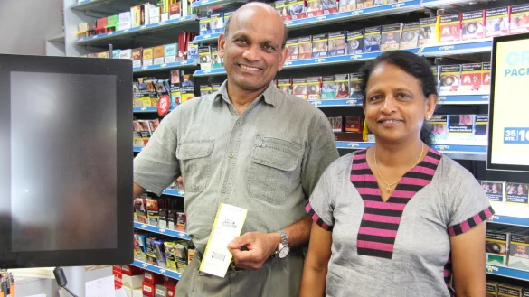 Vaithilingam Kenthirapalan mit seiner Frau Nirmala - &copy; Carolin Brokmann