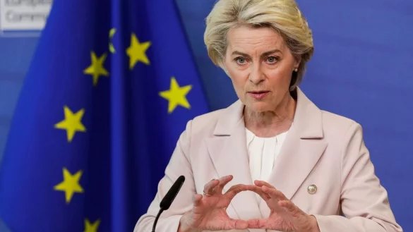 - &copy; Olivier Hoslet/Pool EPA/AP/dpa