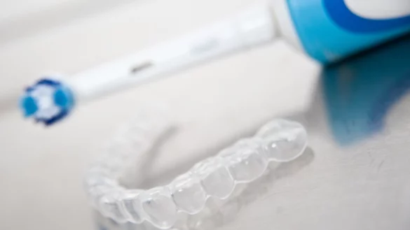 Z&auml;hneknirschen ist keine Krankheit - &copy; Foto: Mascha Brichta/dpa-tmn