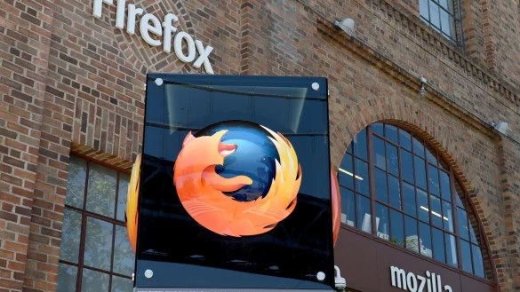 Logo des Firefox-Browsers - &copy; Foto: Andrej Sokolow/dpa/dpa-tmn