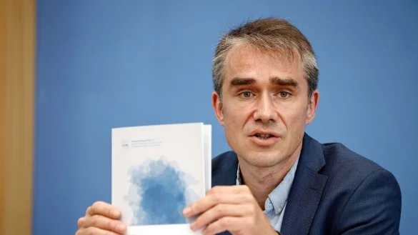 - &copy; Carsten Koall/dpa