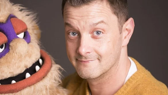 Norman Schneiders neueste Sch&ouml;pfung: Das Monster f&uuml;r die Kinder-TV-Serie &bdquo;Siebenstein&ldquo; mit riesigen Augen und kuscheligem Fell.&nbsp; - &copy; Matthias Bungeroth