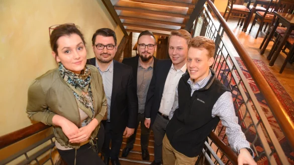 Werben f&uuml;r die Liberalen: (von links) Jaqueline Neumann, Christian Sauter, Nils Allersmeier, Torben Hundsd&ouml;rfer und Timon Dittmann.&nbsp; - &copy; Nicole Ellerbrake