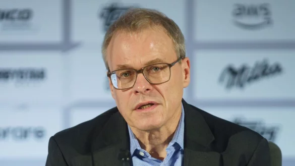 - &copy; Frank Rumpenhorst/dpa