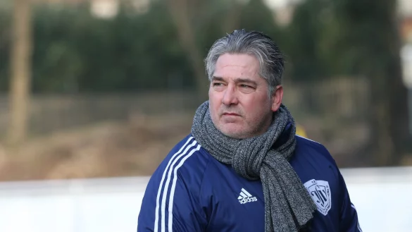 Tritt mit seinem Team in Kachtenhausen an: Thorsten Neubauer, Trainer des Bezirksligisten TSV Oerlinghausen. - © Archivfoto: Oliver König