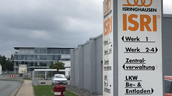 Beim Lemgoer Kfz-Zulieferer Isringhausen wird &uuml;ber einen geplanten Stellenabbau verhandelt. Nun gilt aber erst einmal ein Stillhalteabkommen bis Mitte kommenden Jahres. - &copy; Till Brand