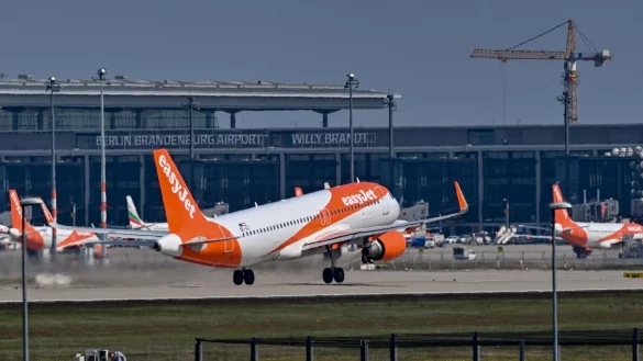 Easyjet - &copy; Foto: Patrick Pleul/dpa-Zentralbild/dpa