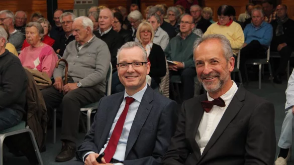 Experten in Sachen Kreislauf und Herz: Prof. Dr. Stephan Gielen, Chefarzt der Klinik für Kardiologie am Klinikum Lippe, sowie Dr. Siniša Miketić, Kardiologe aus Detmold, referierten im Residenzhotel zum Thema Bluthochdruck. - © Marianne Schwarzer