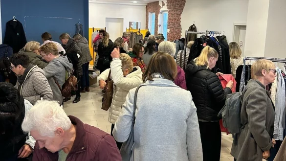 Viel Betrieb im Secon-Hand-Handel "Schatztruhe". - © Soroptimist Clubs Detmold