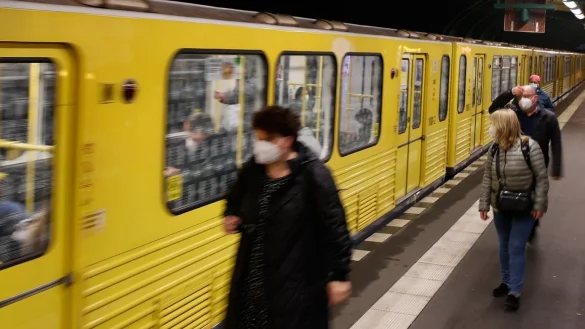 Bald 3G in Bus und Bahn - &copy; Foto: Carsten Koall/dpa